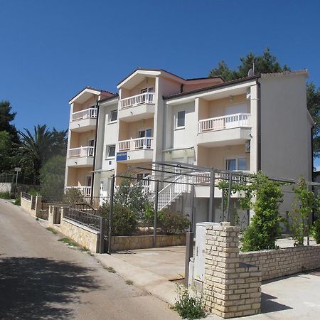 Apartments Mia สตารีกราด ภายนอก รูปภาพ