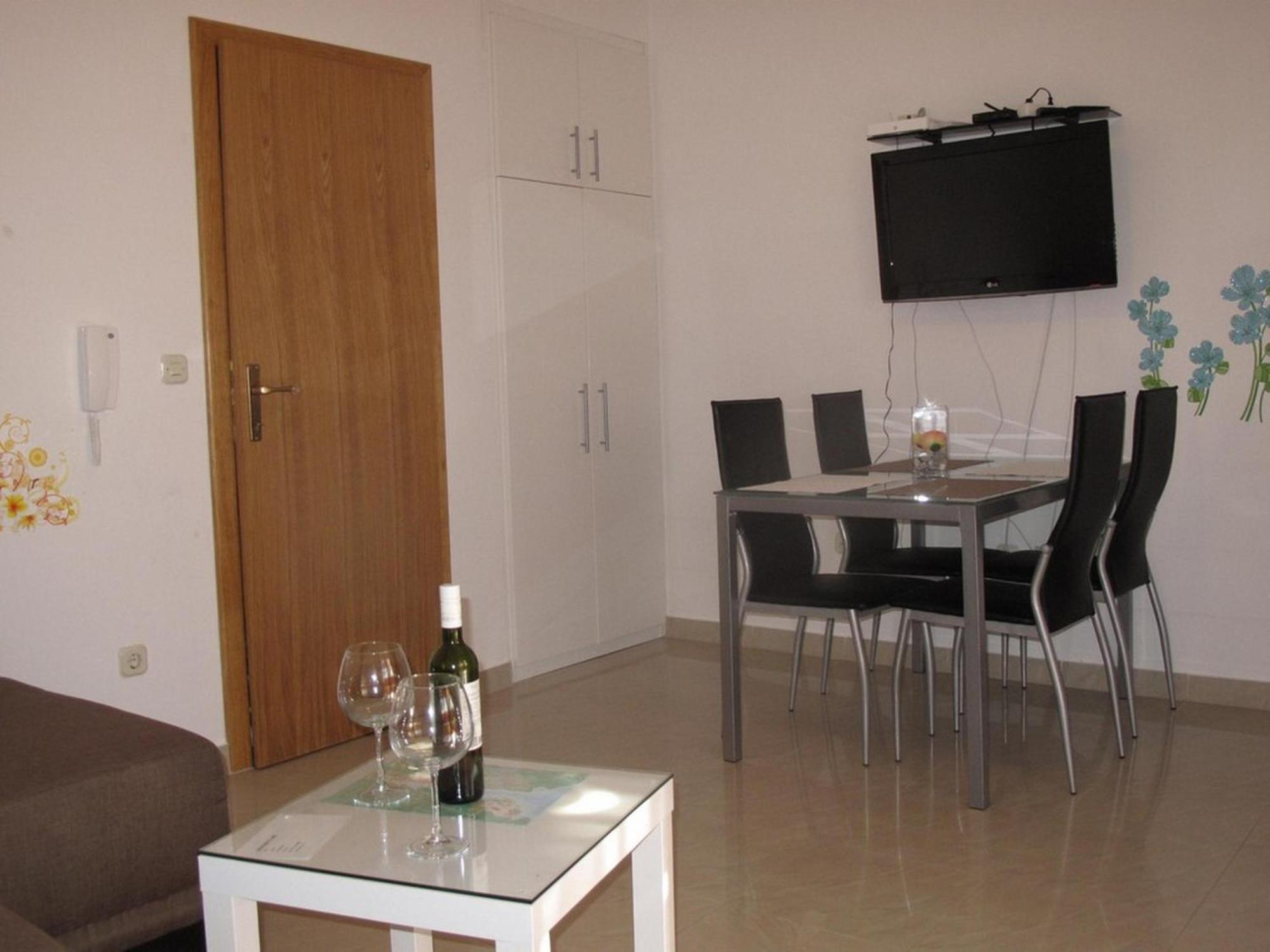Apartments Mia สตารีกราด ภายนอก รูปภาพ