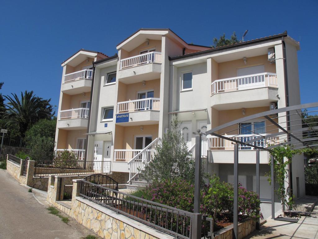 Apartments Mia สตารีกราด ภายนอก รูปภาพ